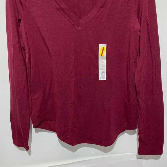 So Women's Burgundy Long Sleeve Favorite V-Neck T-shirt XS NWT - Picture 2 of 6